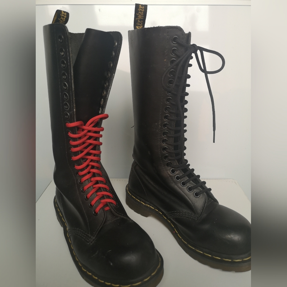 Vintage Dr Martens 1942 black lace up knee high boots